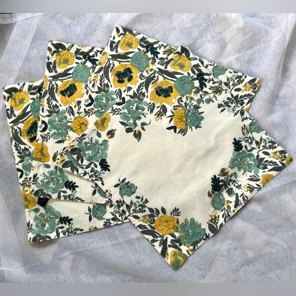 Set of 4 Nicole Miller home floral embroidered textured tablecloth placemats - Picture 2 of 8